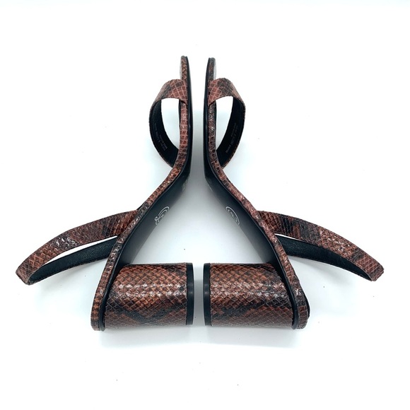 Chinese Laundry Yumi Snakeskin Brown Sandals - Picture 5 of 8